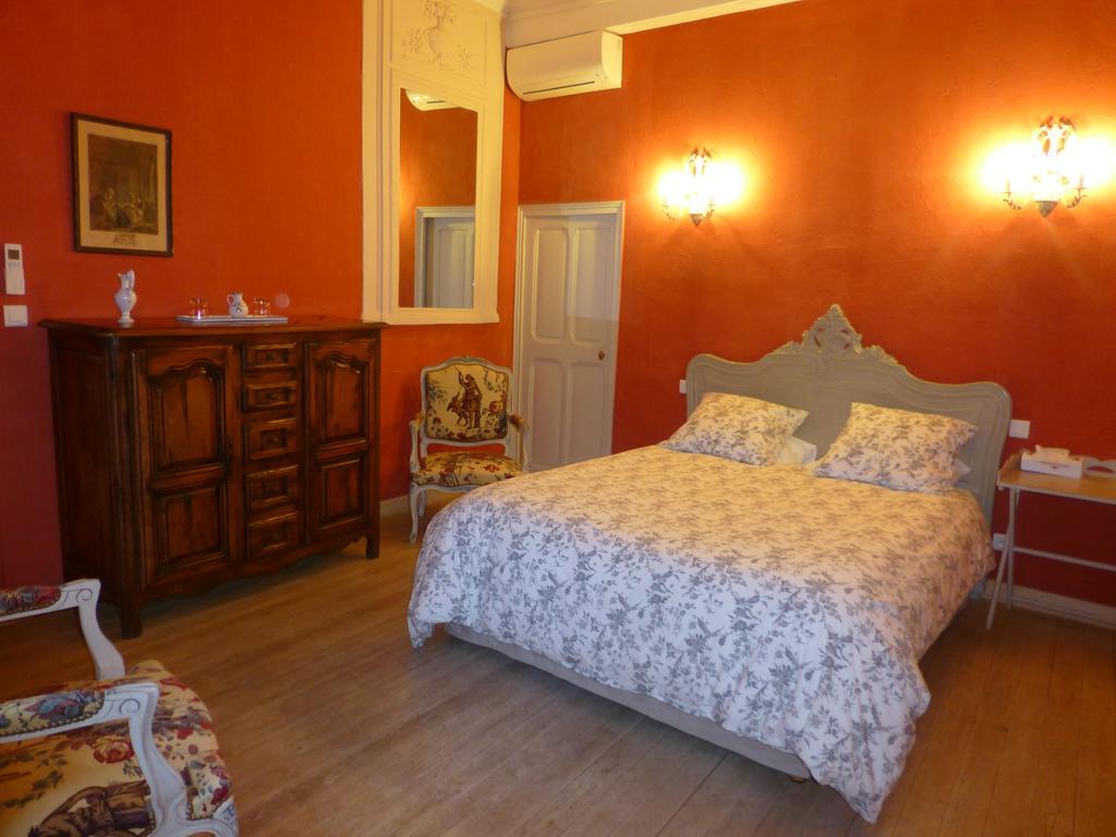 Hotel Le Vieux Bistrot à Cabrières-dʼAvignon Extérieur photo