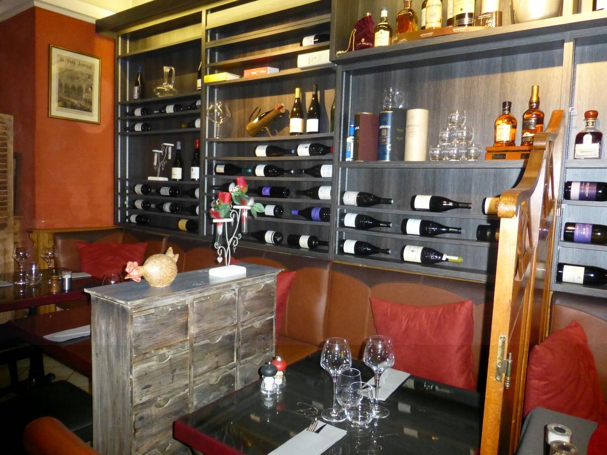 Hotel Le Vieux Bistrot à Cabrières-dʼAvignon Extérieur photo