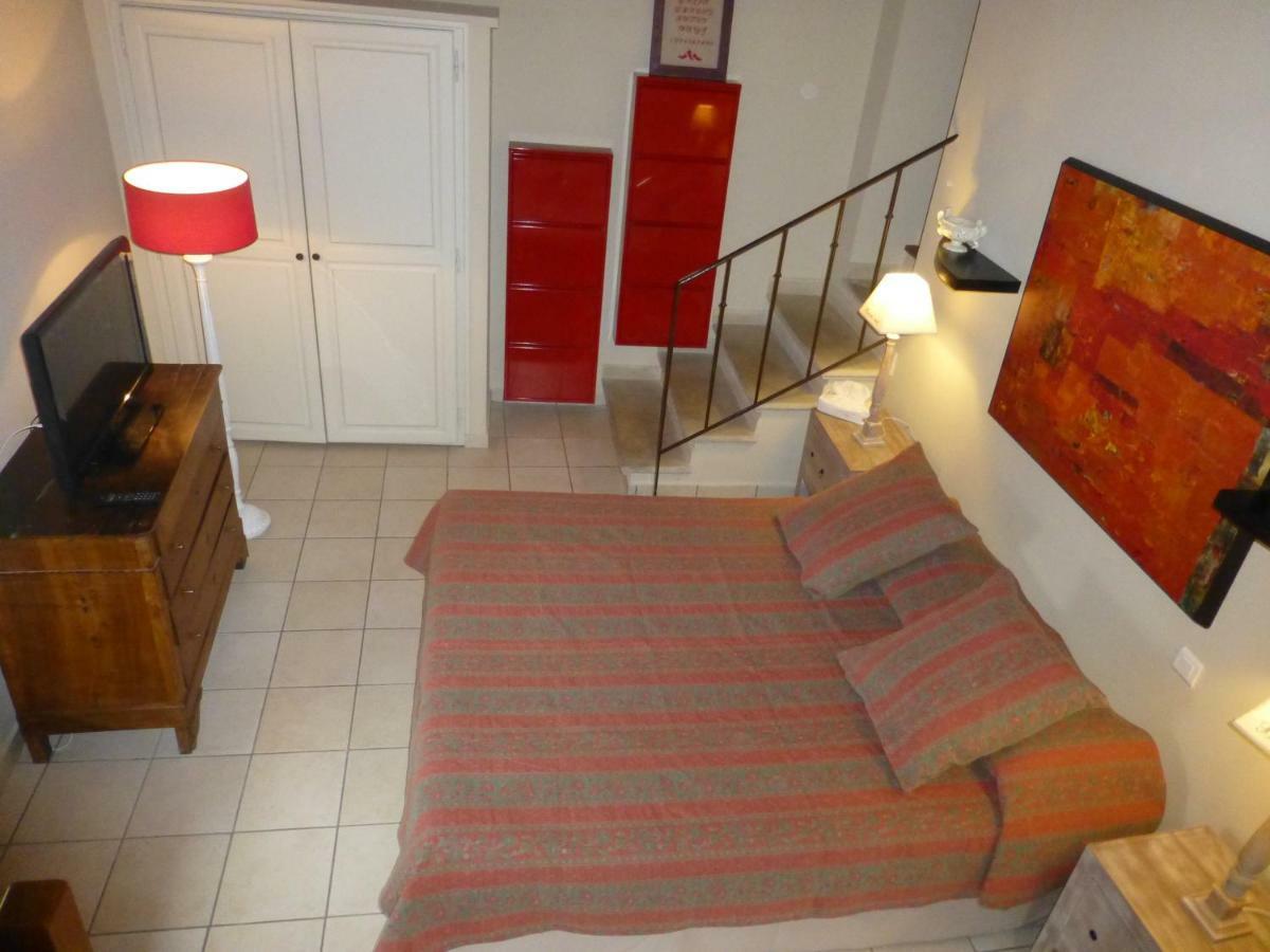Hotel Le Vieux Bistrot à Cabrières-dʼAvignon Extérieur photo